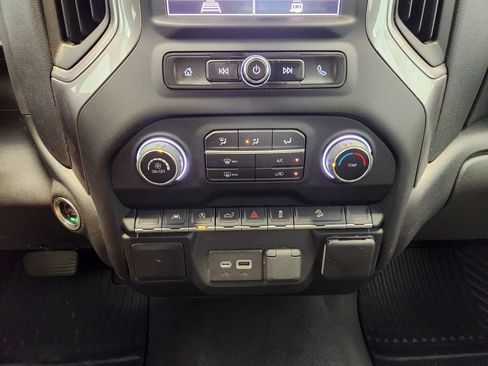 Used 2022 Chevrolet Silverado 1500 Custom Trail Boss AWD/4WD image 18