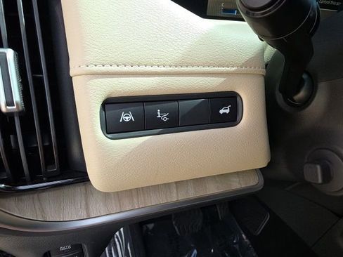 Used 2025 Nissan Armada Platinum Reserve RWD image 15