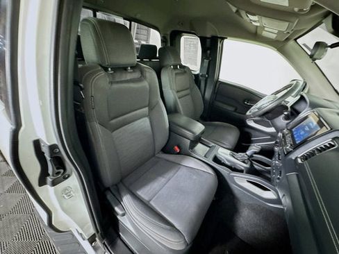 Used 2022 Nissan Frontier SV image 19