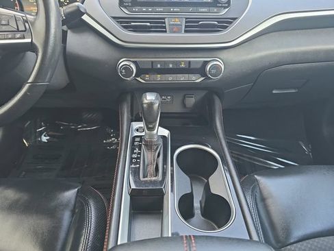 Used 2024 Nissan Altima 2.5 SR FWD image 3