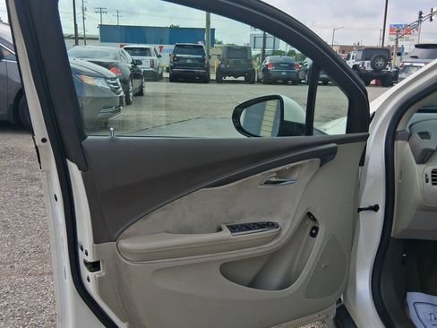 Used 2013 Chevrolet Volt Premium w/ Premium Trim Package FWD image 13