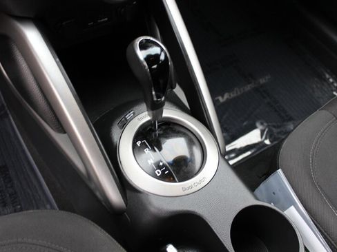 Used 2012 Hyundai Veloster FWD image 12