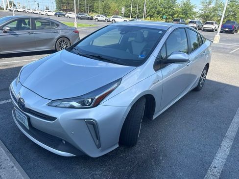 Certified 2021 Toyota Prius XLE AWD/4WD image 3