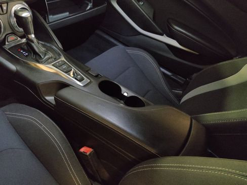 Used 2019 Chevrolet Camaro LT image 26