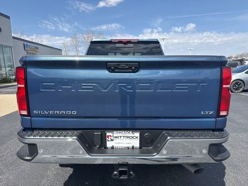 Used 2026 Chevrolet Silverado 2500 LTZ w/ LTZ Convenience Package image 7
