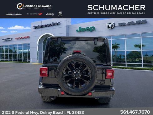 Used 2023 Jeep Wrangler Unlimited Sahara AWD/4WD image 6