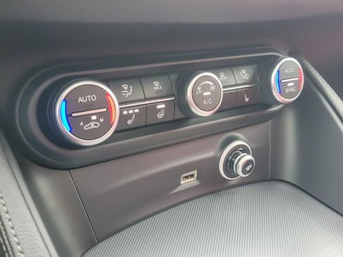 Used 2024 Alfa Romeo Stelvio Veloce image 16