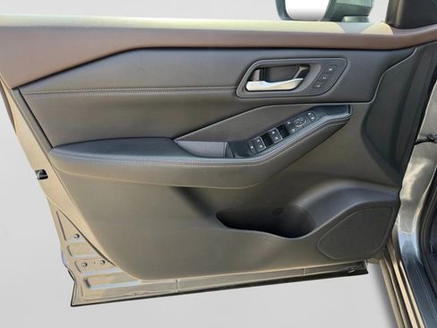 Used 2023 Nissan Rogue SL w/ SL Premium Package AWD/4WD image 14