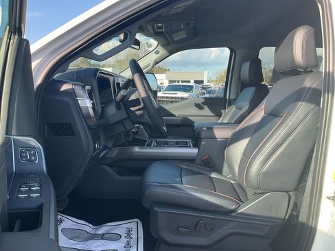 New 2026 Ford F250 Lariat w/ Black Appearance Package image 16