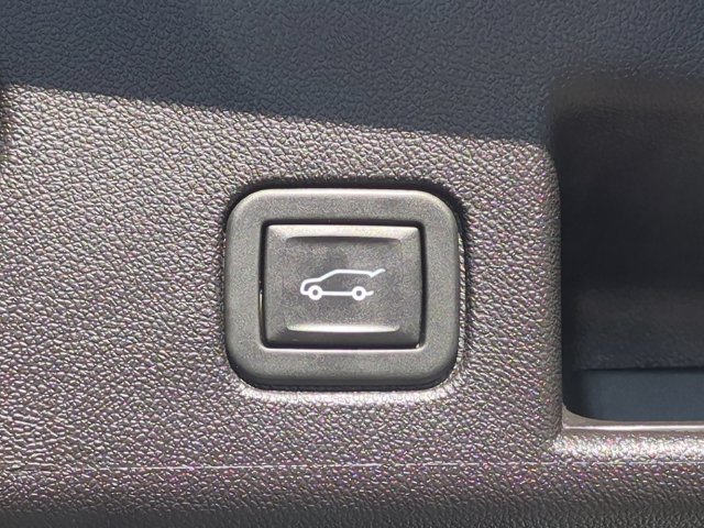 Used 2024 Chevrolet Equinox LT w/ LPO, Roadside Safety Package FWD image 31