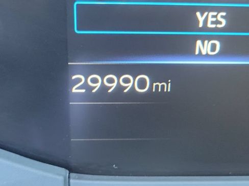 Used 2025 Toyota Prius FWD image 11