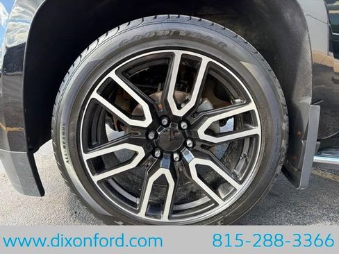 Used 2017 Chevrolet Suburban Premier AWD/4WD image 33