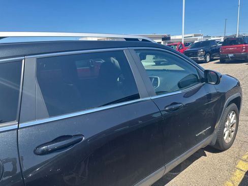 Used 2014 Jeep Cherokee Latitude w/ Comfort/Convenience Group AWD/4WD image 10