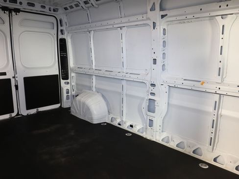 Used 2025 RAM ProMaster 2500 w/ Convenience Group FWD image 27