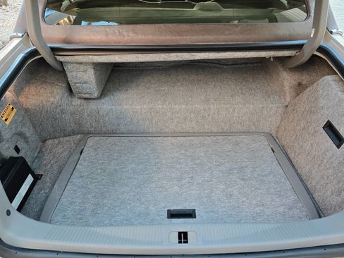 Used 2003 Lincoln Town Car Cartier image 73