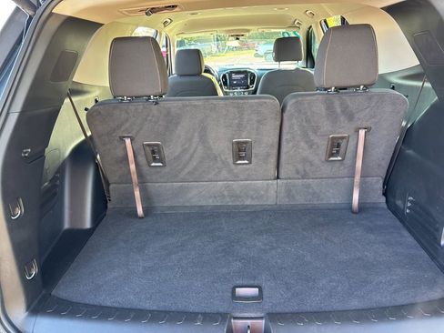 Used 2020 Chevrolet Traverse LT image 29