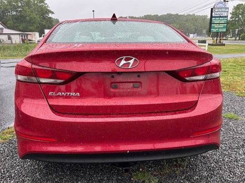 Used 2017 Hyundai Elantra SE FWD image 3