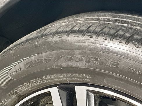 Used 2023 Volvo XC40 B4 Plus image 33