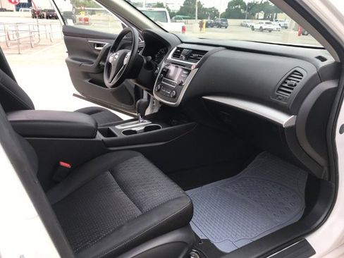 Used 2016 Nissan Altima 2.5 S w/ Power Driver Seat Package image 5