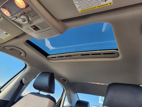 Used 2022 Volkswagen Passat 2.0T SE image 15