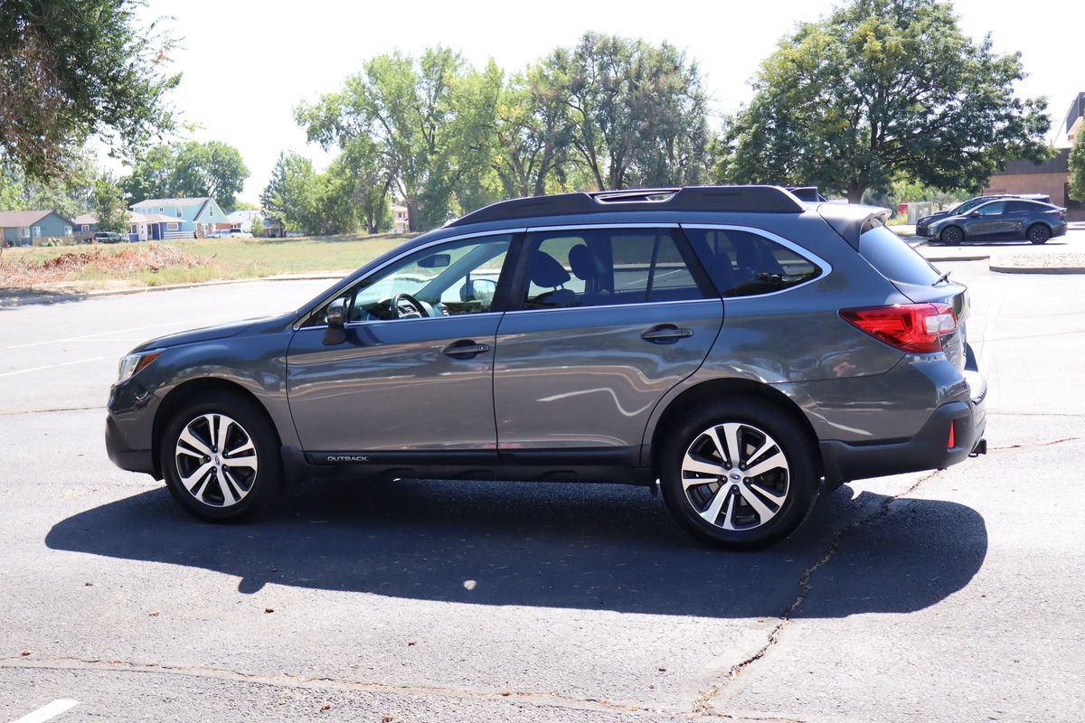 Used 2018 Subaru Outback 3.6R Limited AWD/4WD image 8