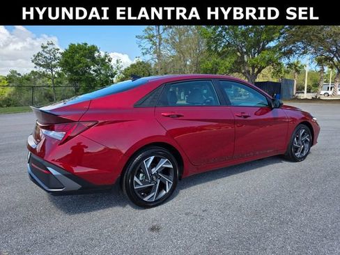 Used 2025 Hyundai Elantra SEL image 3