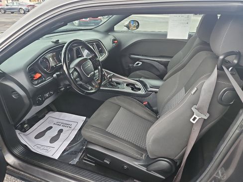 Used 2021 Dodge Challenger SXT image 13