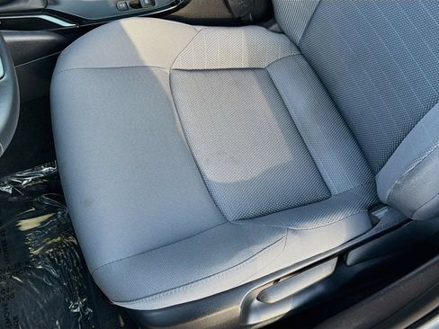 Used 2025 Toyota Corolla SE w/ SE Premium Package FWD image 17