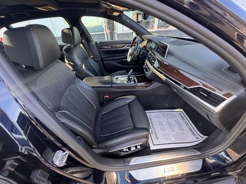 Used 2017 BMW 750i xDrive image 16