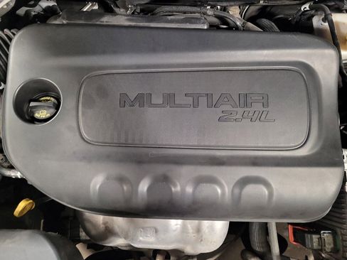 Used 2021 Jeep Cherokee Latitude FWD image 30
