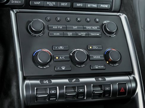 Used 2010 Nissan GT-R Premium image 35