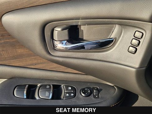 Used 2023 Nissan Murano Platinum w/ Cargo Package image 15