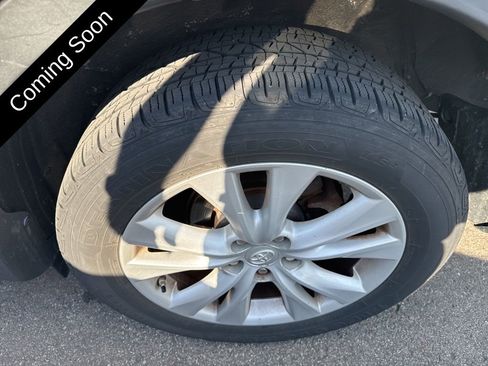 Used 2013 Toyota RAV4 Limited AWD/4WD image 21
