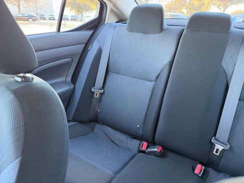 Used 2025 Nissan Versa SV image 39