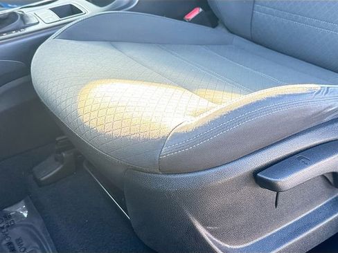 Used 2018 Kia Sorento LX image 18