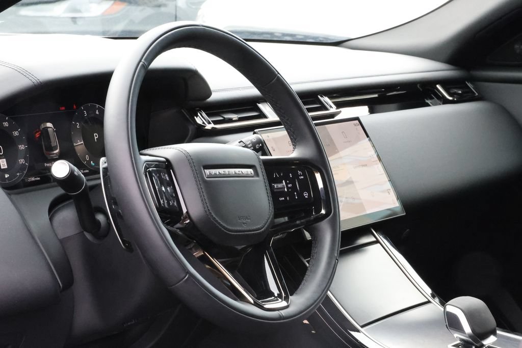 Certified 2026 Land Rover Range Rover Velar Dynamic SE AWD/4WD image 24