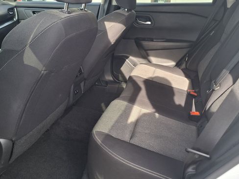 Certified 2024 Nissan Rogue SV FWD image 20