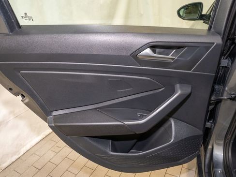 Used 2024 Volkswagen Jetta SE image 9