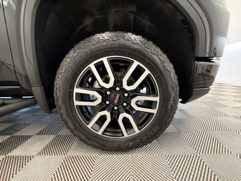 Used 2024 GMC Sierra 1500 AT4 w/ Technology Package AWD/4WD image 19