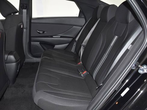 New 2025 Hyundai Elantra SEL image 28