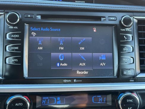 Used 2015 Toyota Highlander XLE AWD/4WD image 51