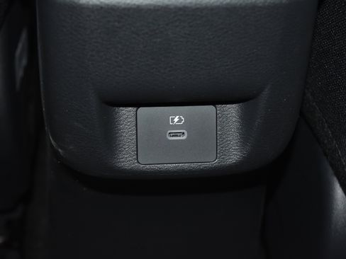 New 2025 Nissan Versa SR w/ Trunk Package image 16