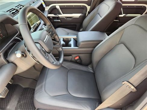 New 2025 Land Rover Defender 110 V8 image 9