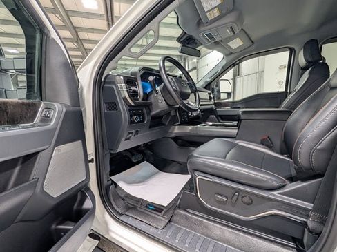 Used 2024 Ford F250 Lariat image 14