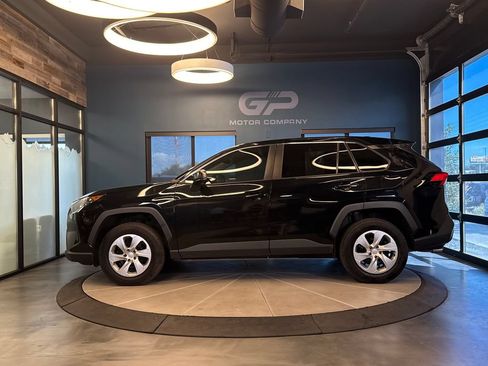 Used 2022 Toyota RAV4 LE AWD/4WD image 6