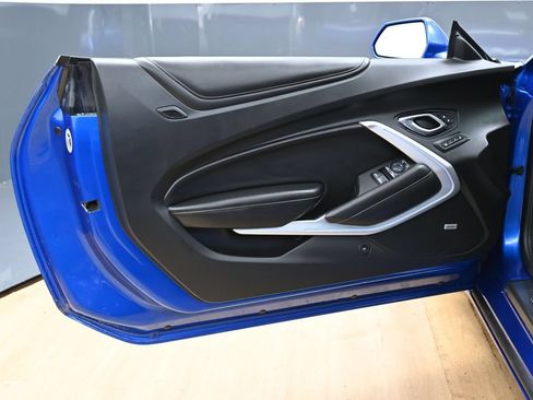 Used 2017 Chevrolet Camaro SS RWD image 35