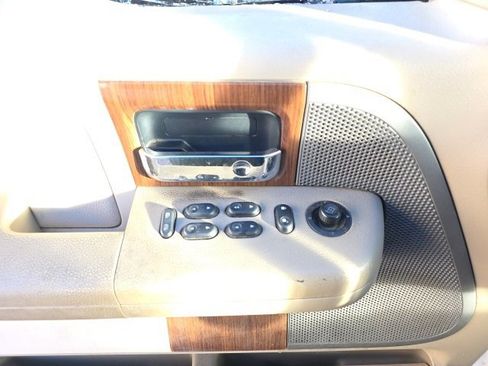 Used 2004 Ford F150 Lariat image 11