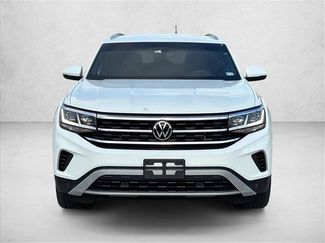 Used 2022 Volkswagen Atlas Cross Sport SE w/ Black Wheel Package video 2