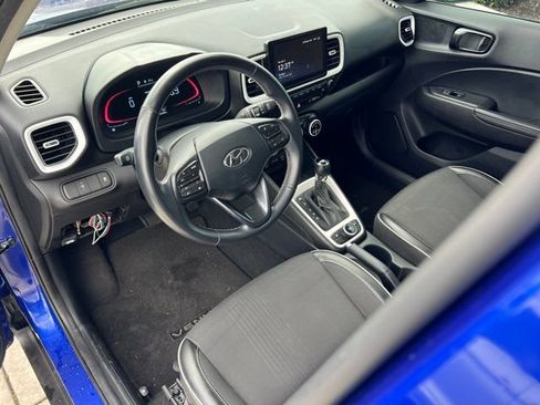 Used 2023 Hyundai Venue Limited w/ Cargo Package FWD image 13