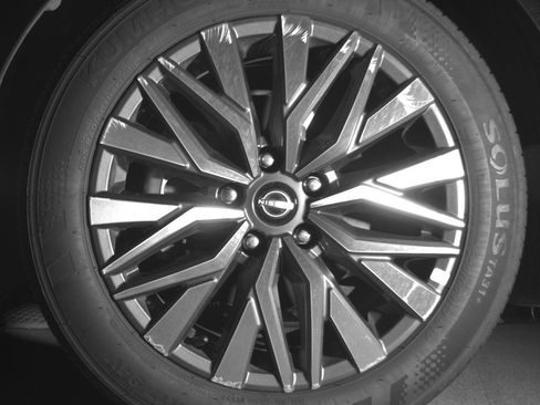 Used 2025 Nissan Altima 2.5 SV FWD image 12
